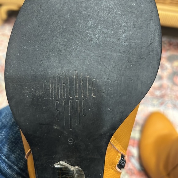 CHARLOTTE STONE size 9 mustard yellow booties - Picture 6 of 16